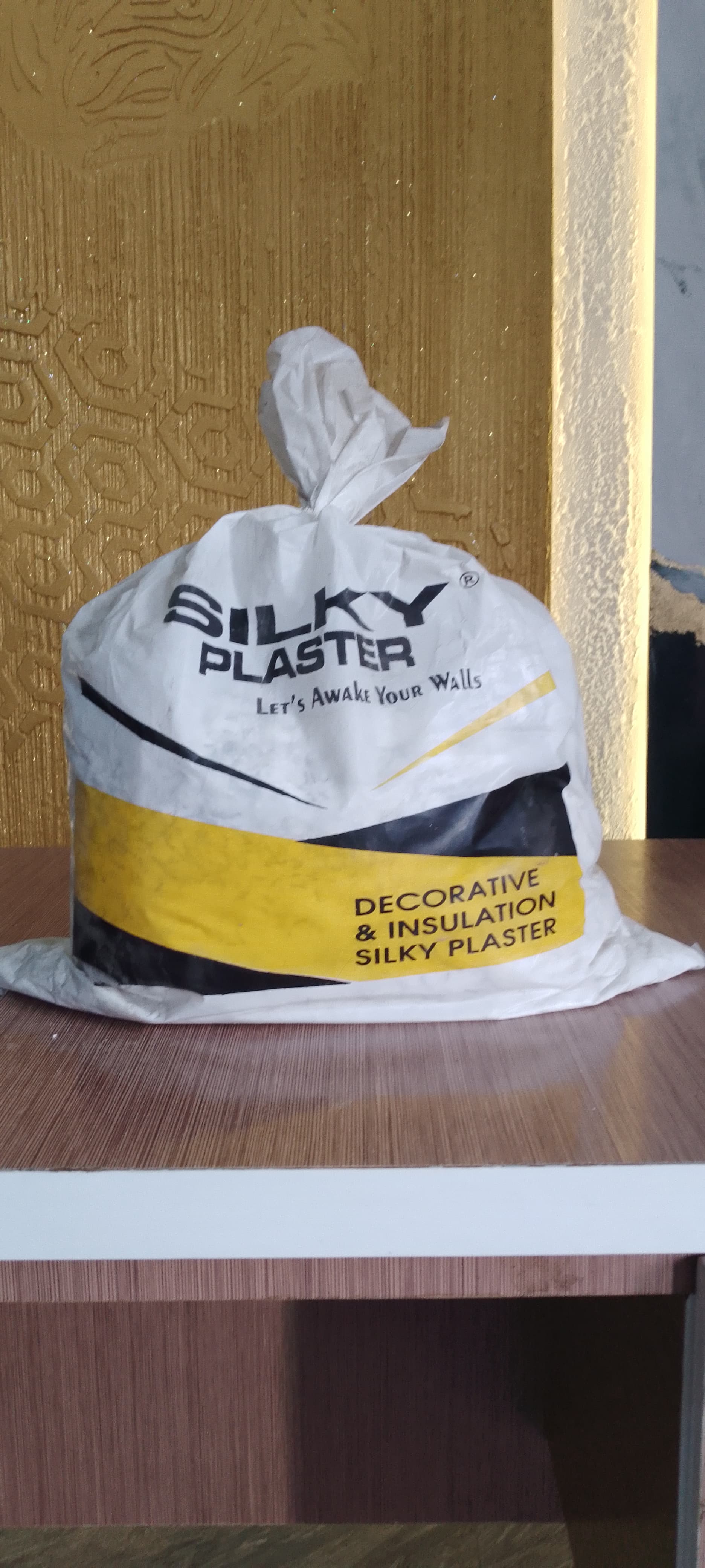 Silky plaster